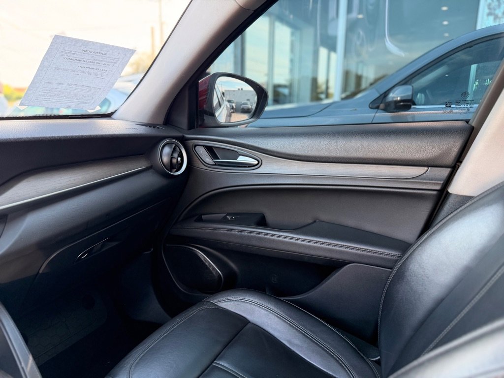 Used 2021 Alfa Romeo Stelvio Ti image 19