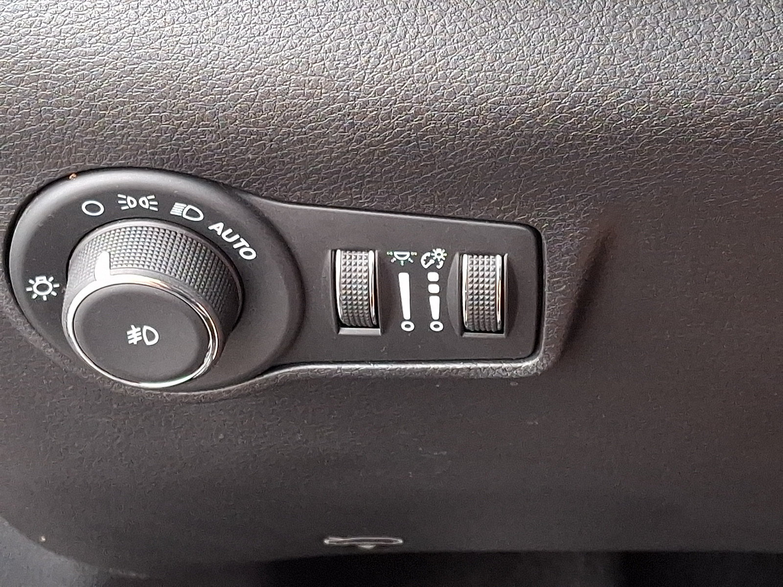 Used 2024 Jeep Compass Latitude AWD/4WD image 25