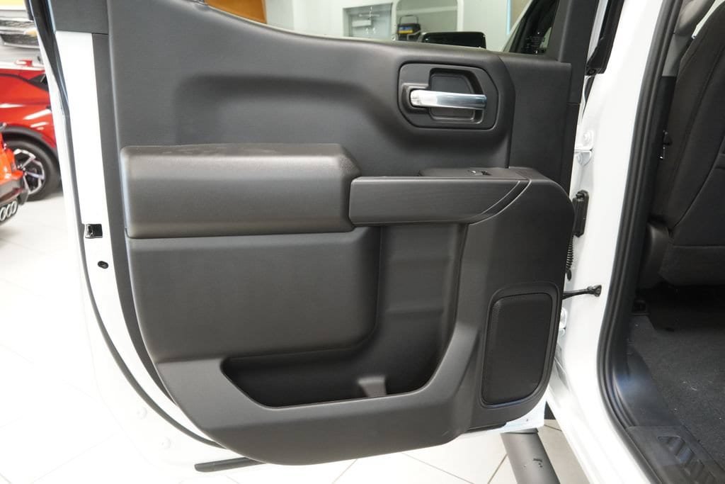 New 2026 Chevrolet Silverado 1500 Custom w/ Turbomax Blackout Package AWD/4WD image 23