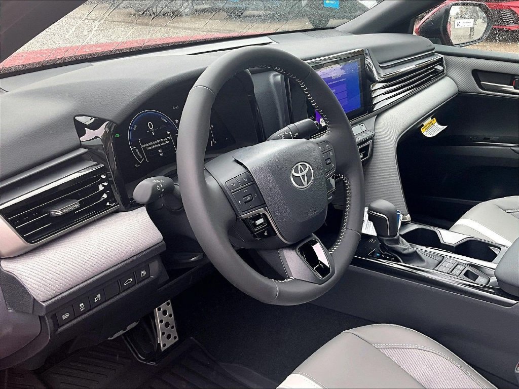 New 2026 Toyota Camry Hybrid FWD image 8