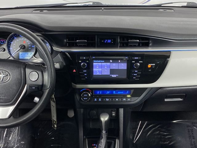 Used 2016 Toyota Corolla LE FWD image 18