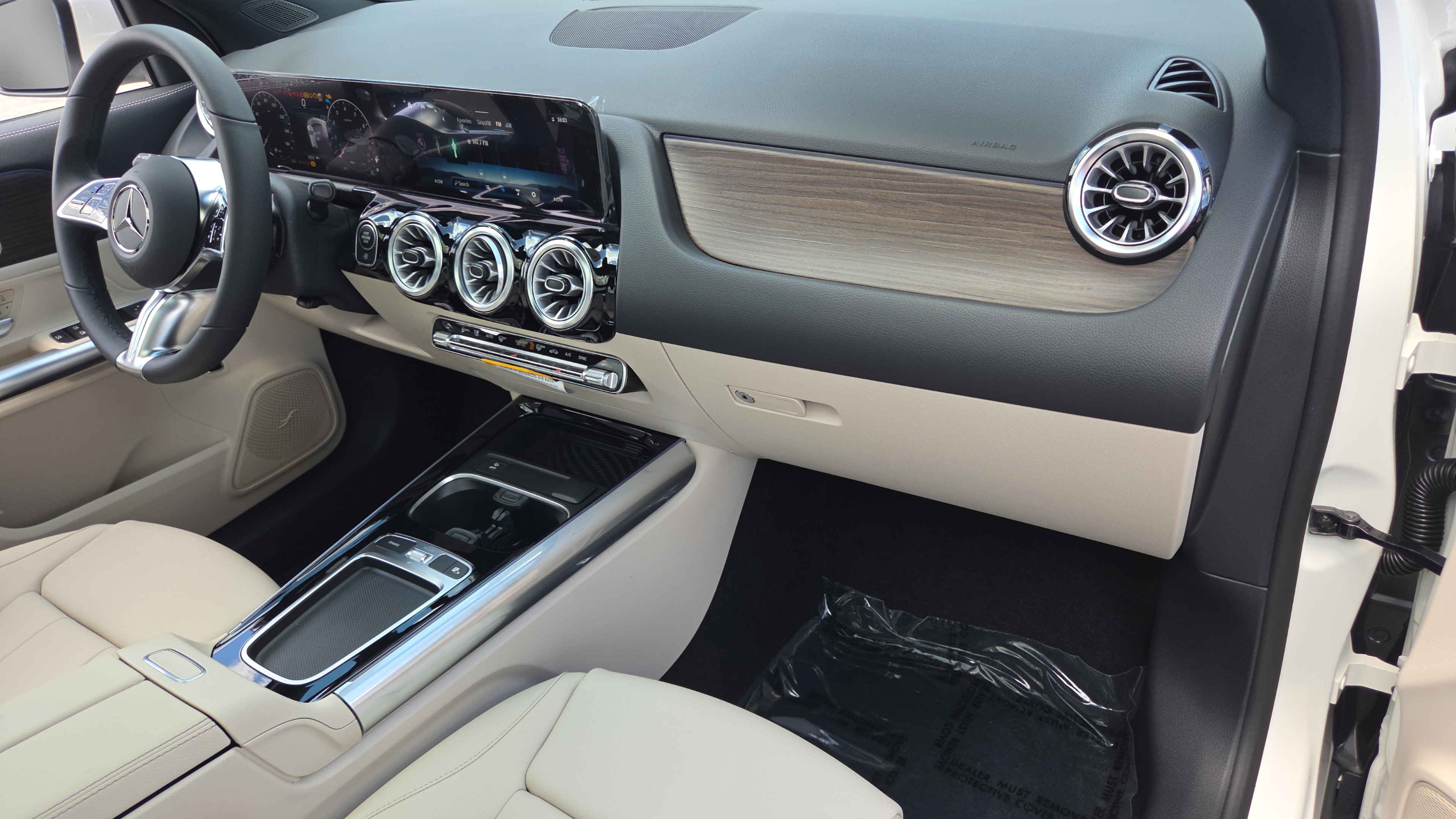New 2026 Mercedes-Benz GLA 250 image 16