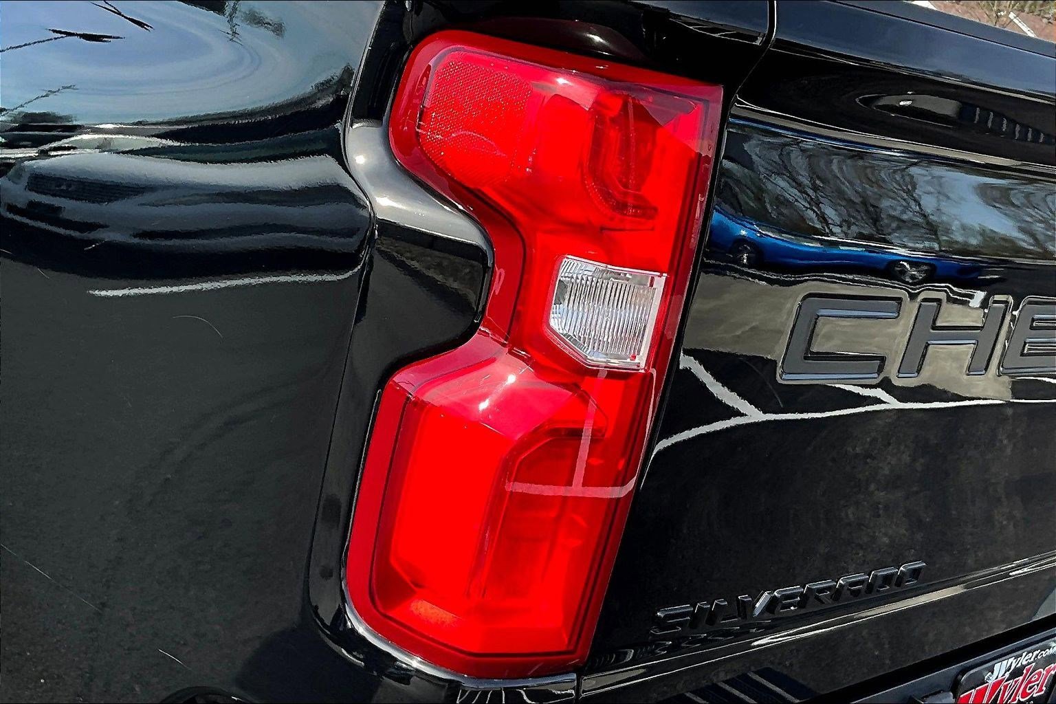 Used 2020 Chevrolet Silverado 2500 LTZ w/ LTZ Premium Package image 24