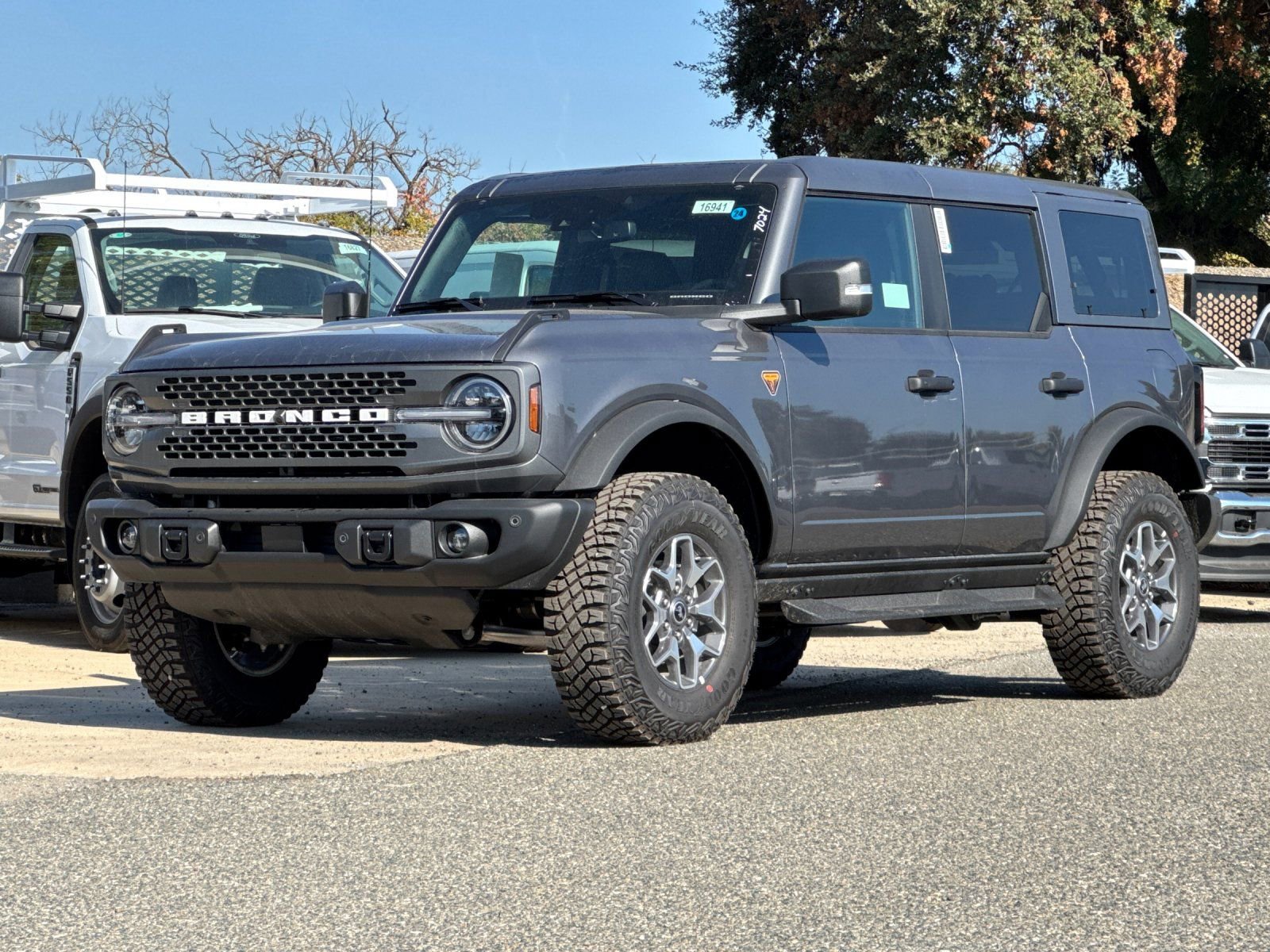New 2025 Ford Bronco Badlands image 7