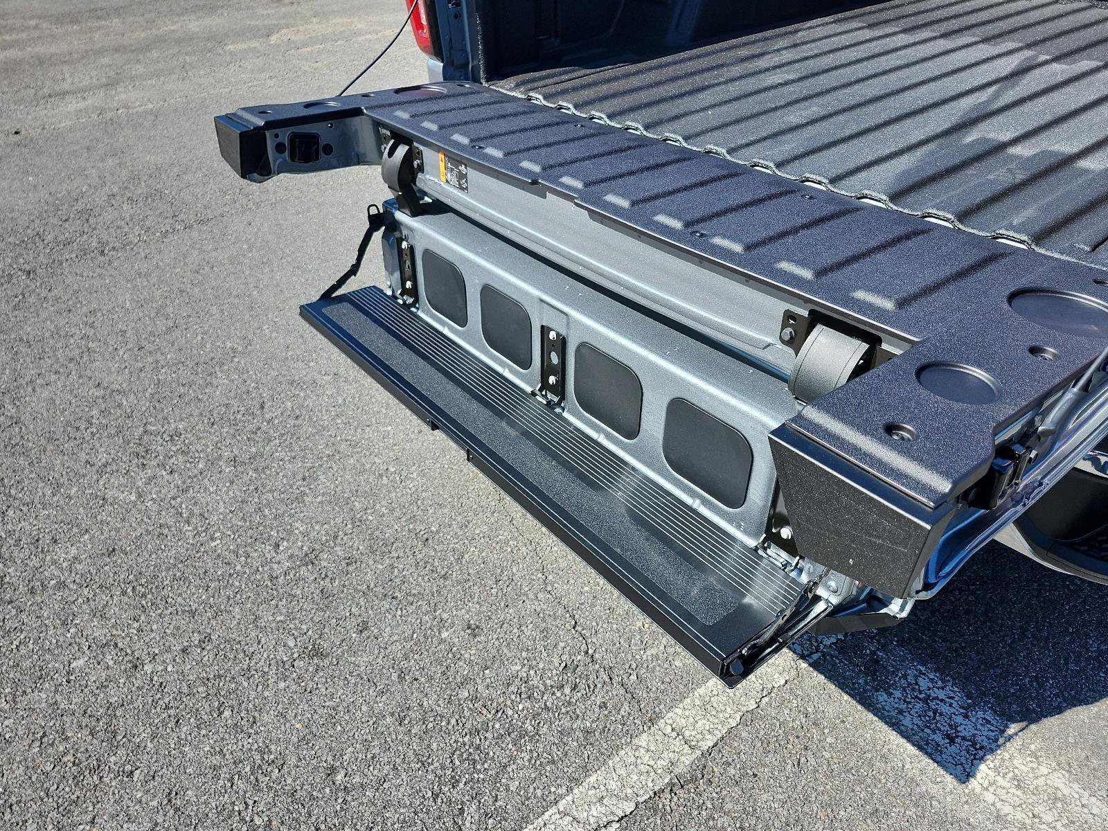 New 2026 GMC Sierra 1500 SLT w/ SLT Premium Plus Package image 11