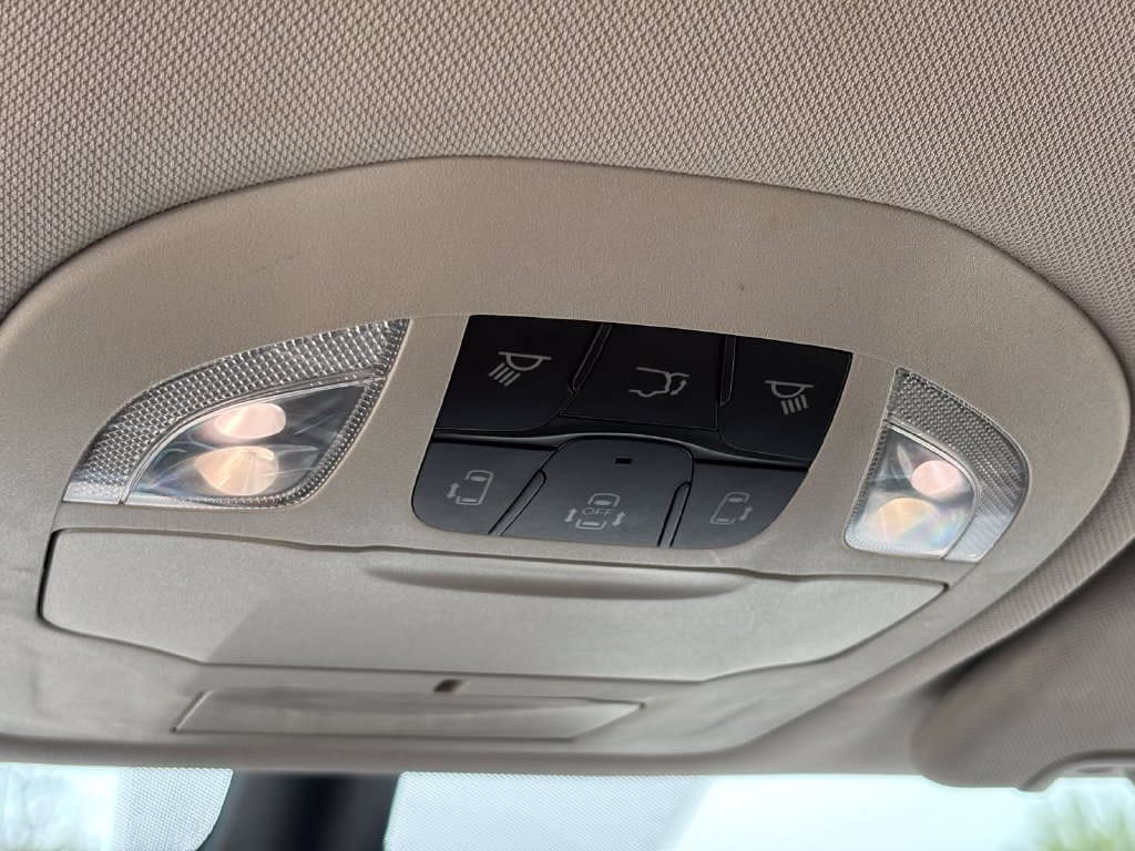 Used 2023 Chrysler Pacifica Touring-L FWD image 27