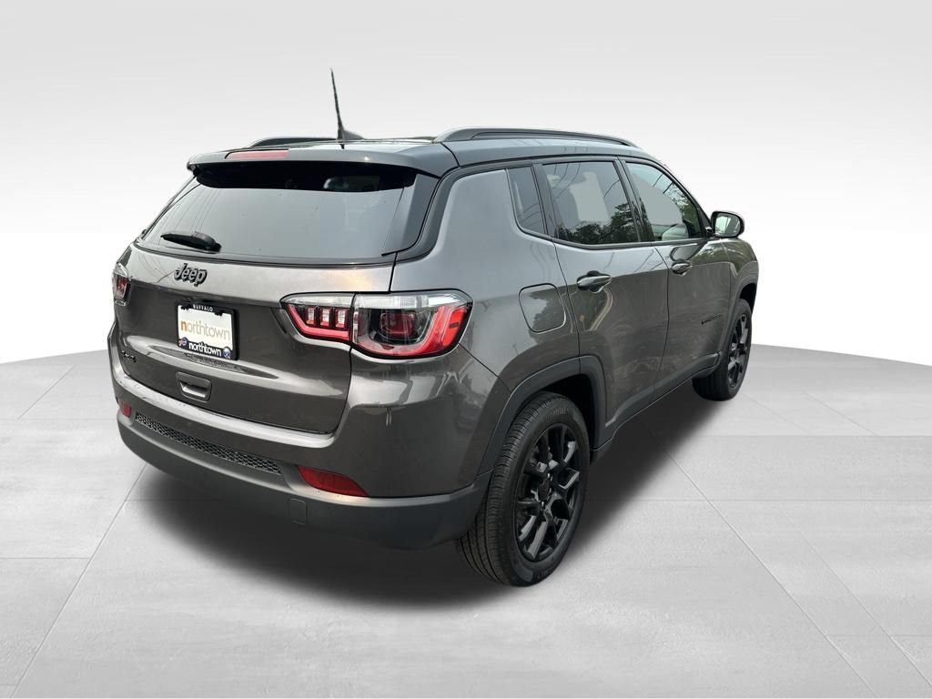 Used 2023 Jeep Compass Latitude w/ Convenience Group AWD/4WD image 6