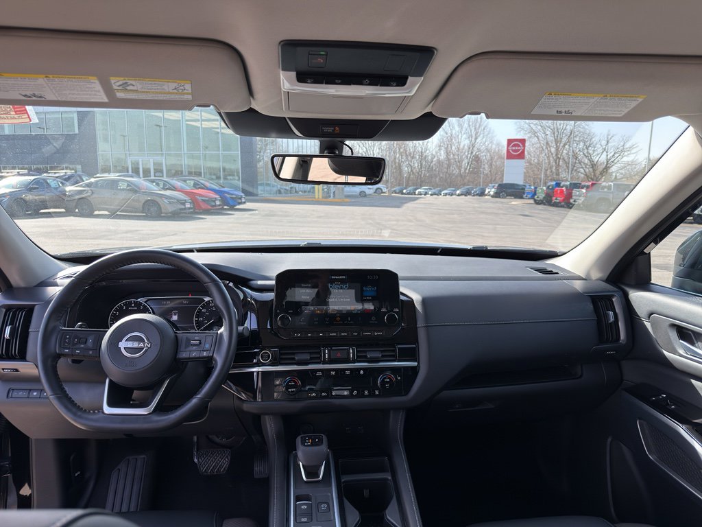 Certified 2023 Nissan Pathfinder SL w/ Lighting Package (N92) image 28