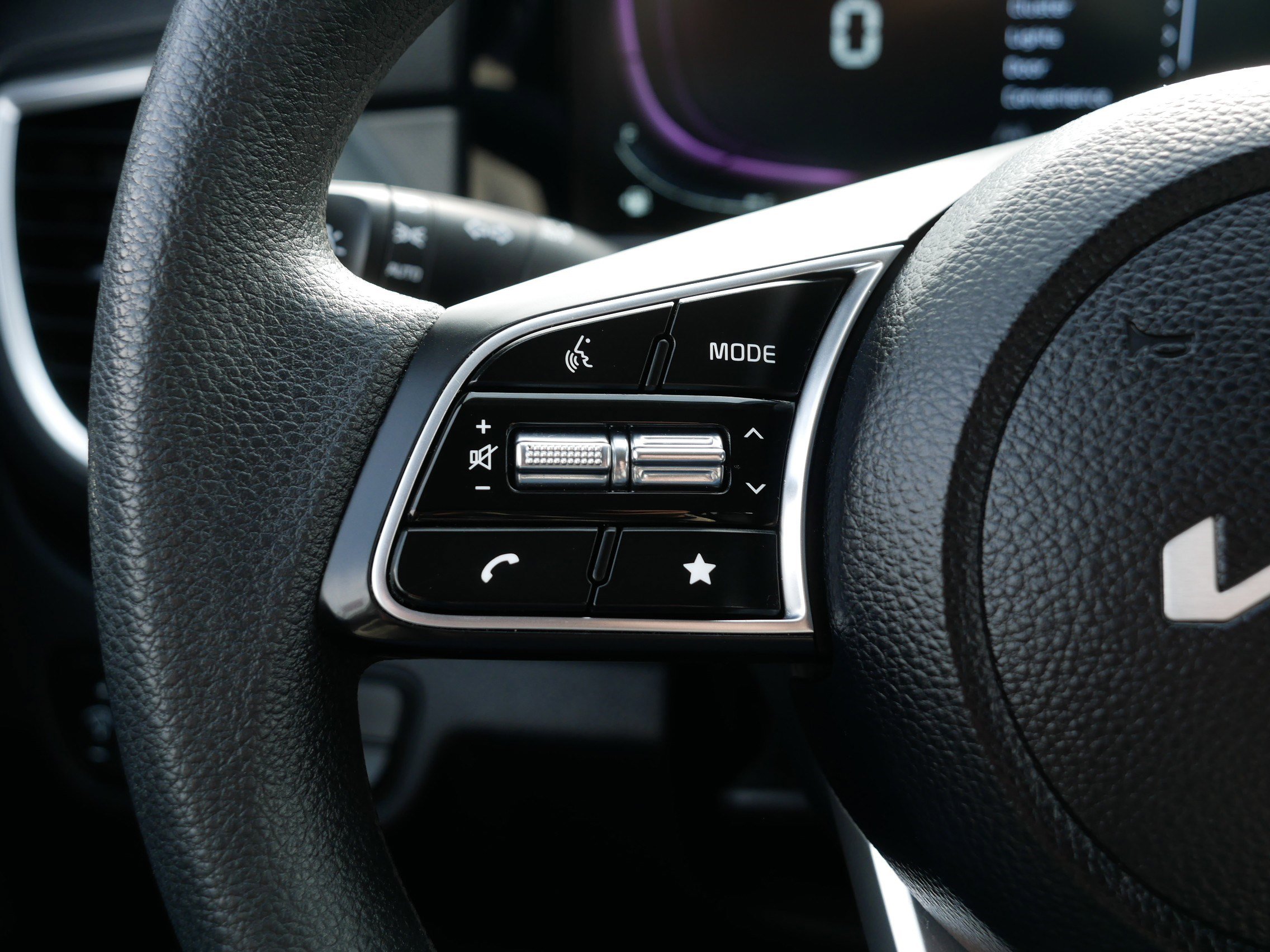 Certified 2024 Kia Seltos LX image 31