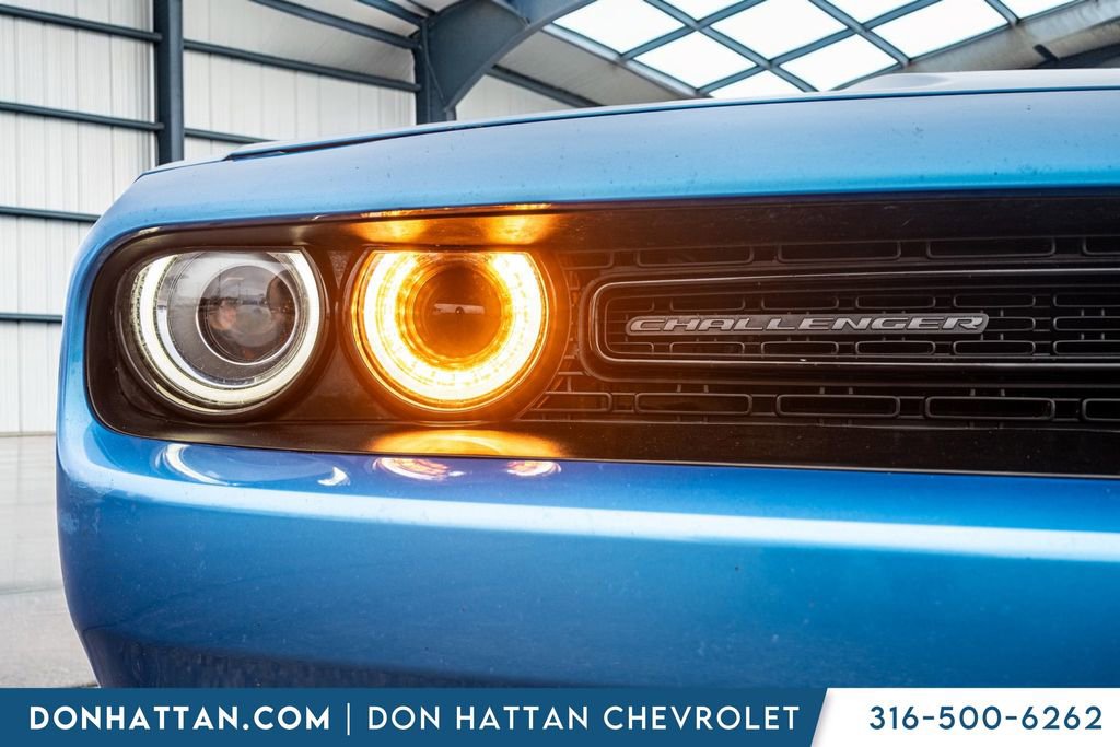 Used 2018 Dodge Challenger SXT w/ Blacktop Package RWD image 31
