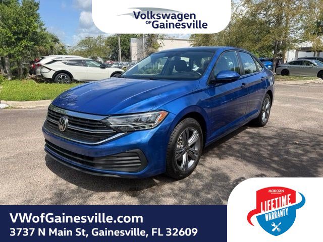 Certified 2024 Volkswagen Jetta SE FWD image 3