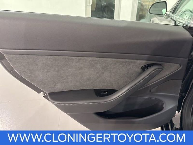 Used 2019 Tesla Model 3 Long Range image 16