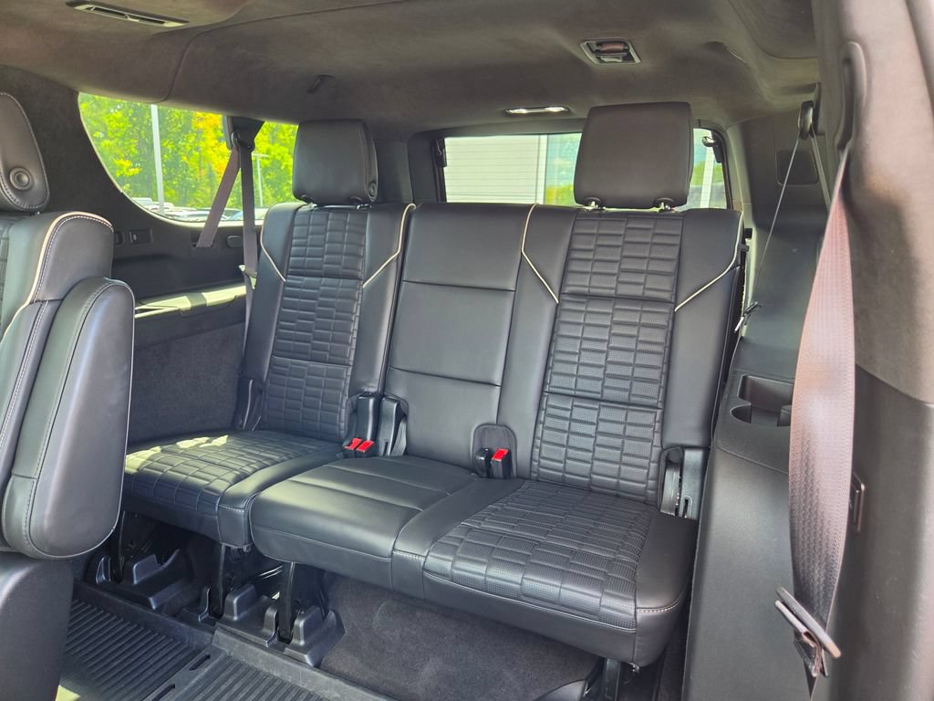 Used 2022 Cadillac Escalade ESV Premium Luxury Platinum w/ LPO, Radiant Package AWD/4WD image 29