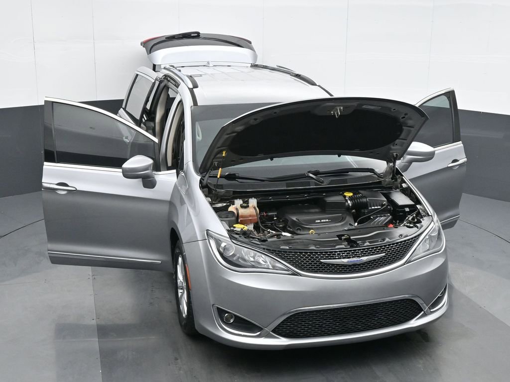 Used 2019 Chrysler Pacifica Touring-L image 35