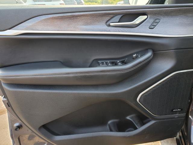 Used 2022 Jeep Grand Cherokee Limited image 21