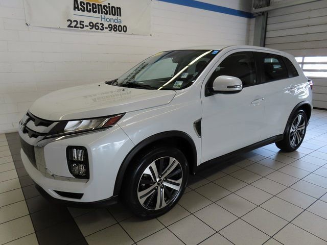 Used 2023 Mitsubishi Outlander Sport SE image 2
