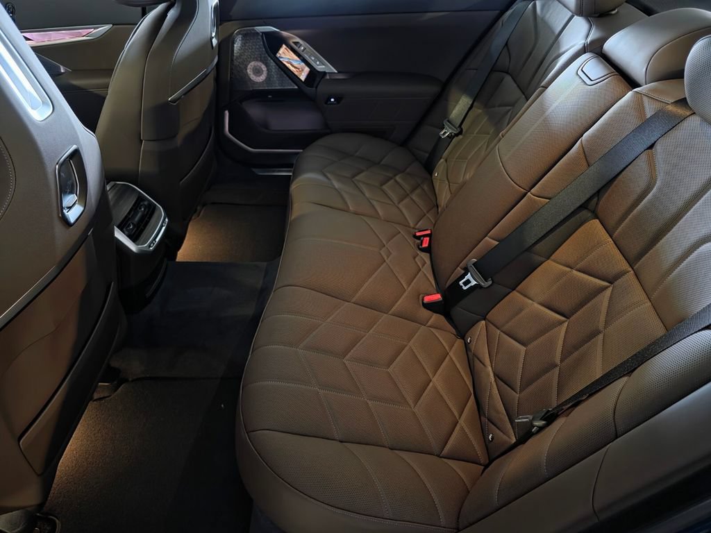 New 2026 BMW 760i xDrive w/ Premium Package AWD/4WD image 12