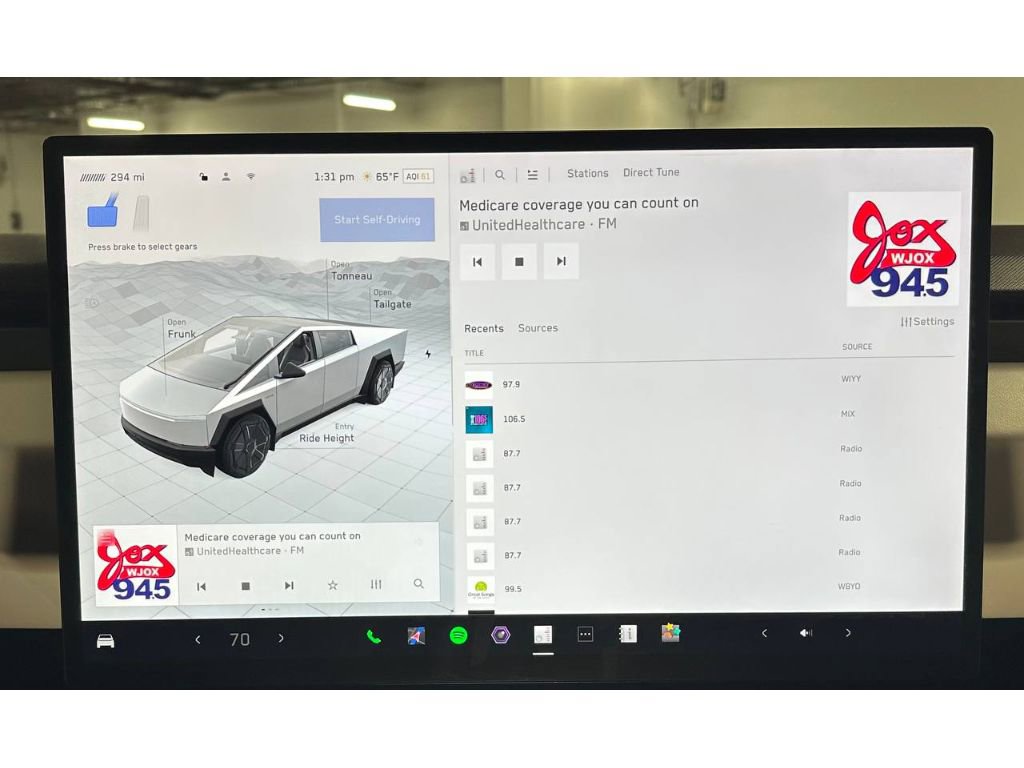 Used 2024 Tesla Cybertruck AWD Crew Cab image 32