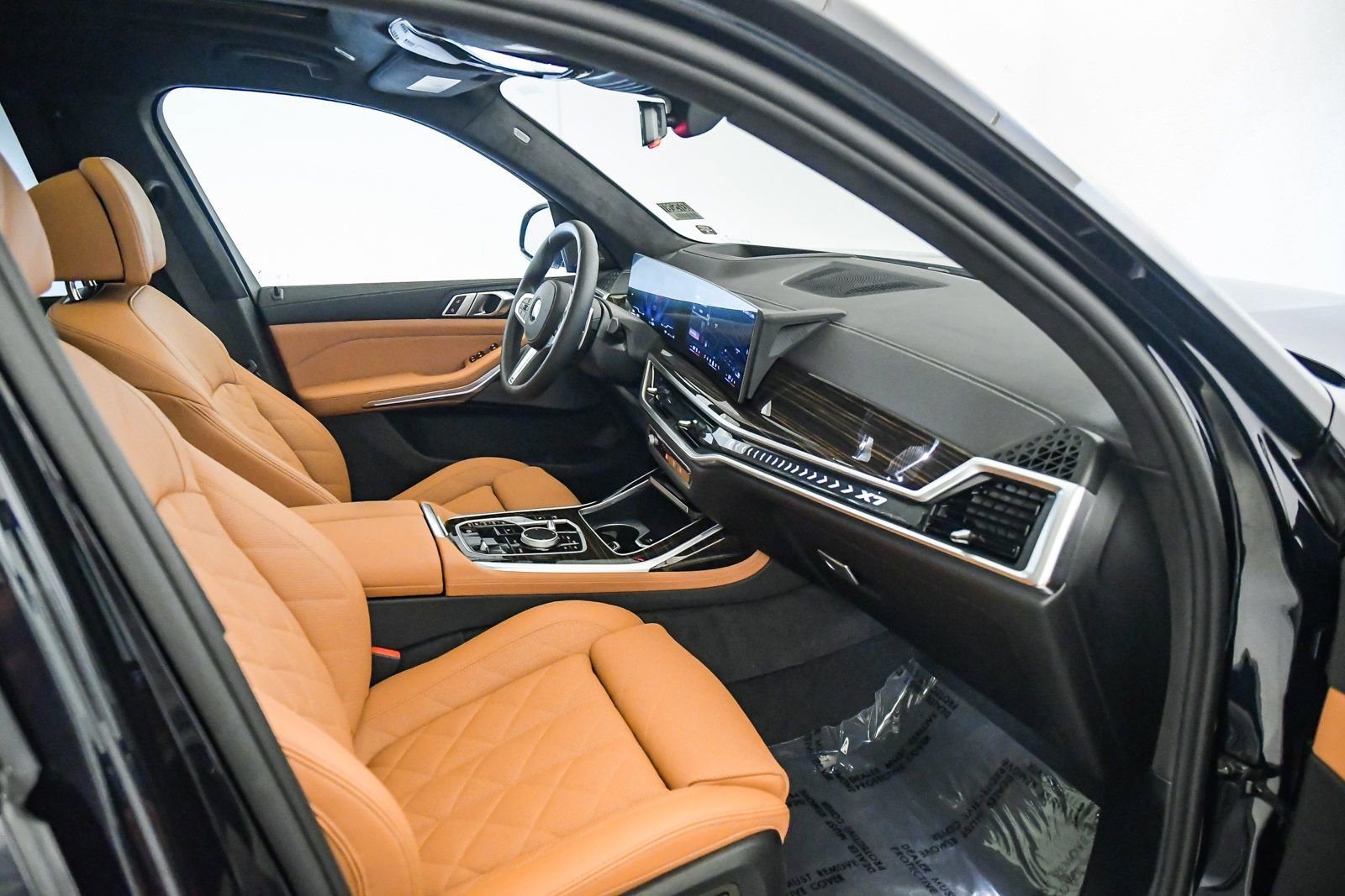 Used 2026 BMW X7 xDrive40i w/ M Sport Package AWD/4WD image 16