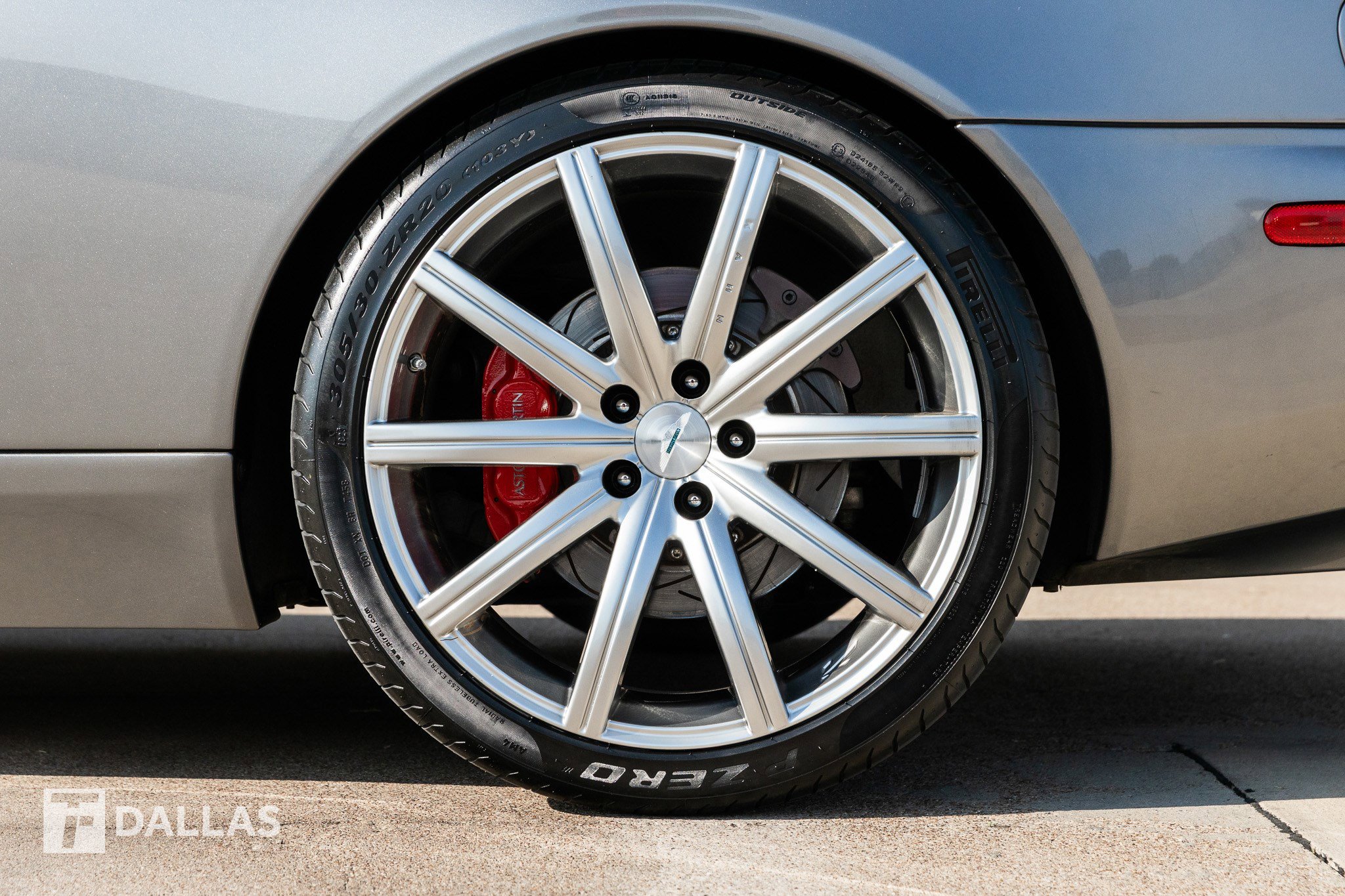 Used 2005 Aston Martin Vanquish S image 9