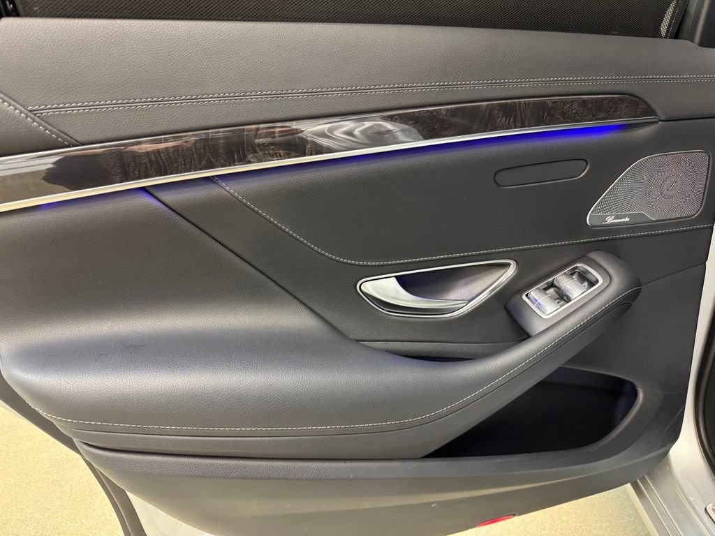 Used 2017 Mercedes-Benz S 550 4MATIC Sedan image 18