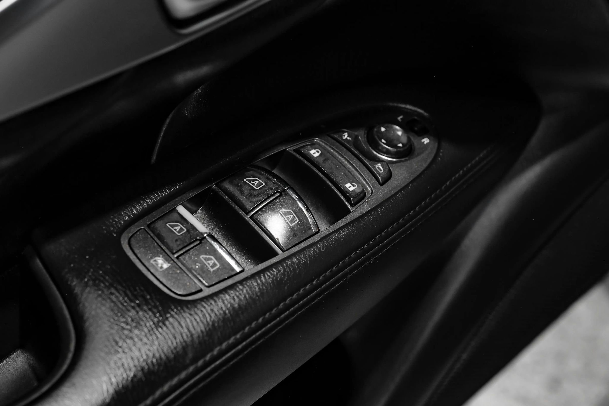 Used 2015 INFINITI Q70 L 3.7 w/ Technology Package image 51