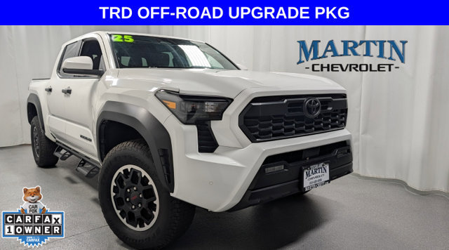 Used 2025 Toyota Tacoma TRD Off-Road AWD/4WD image 1