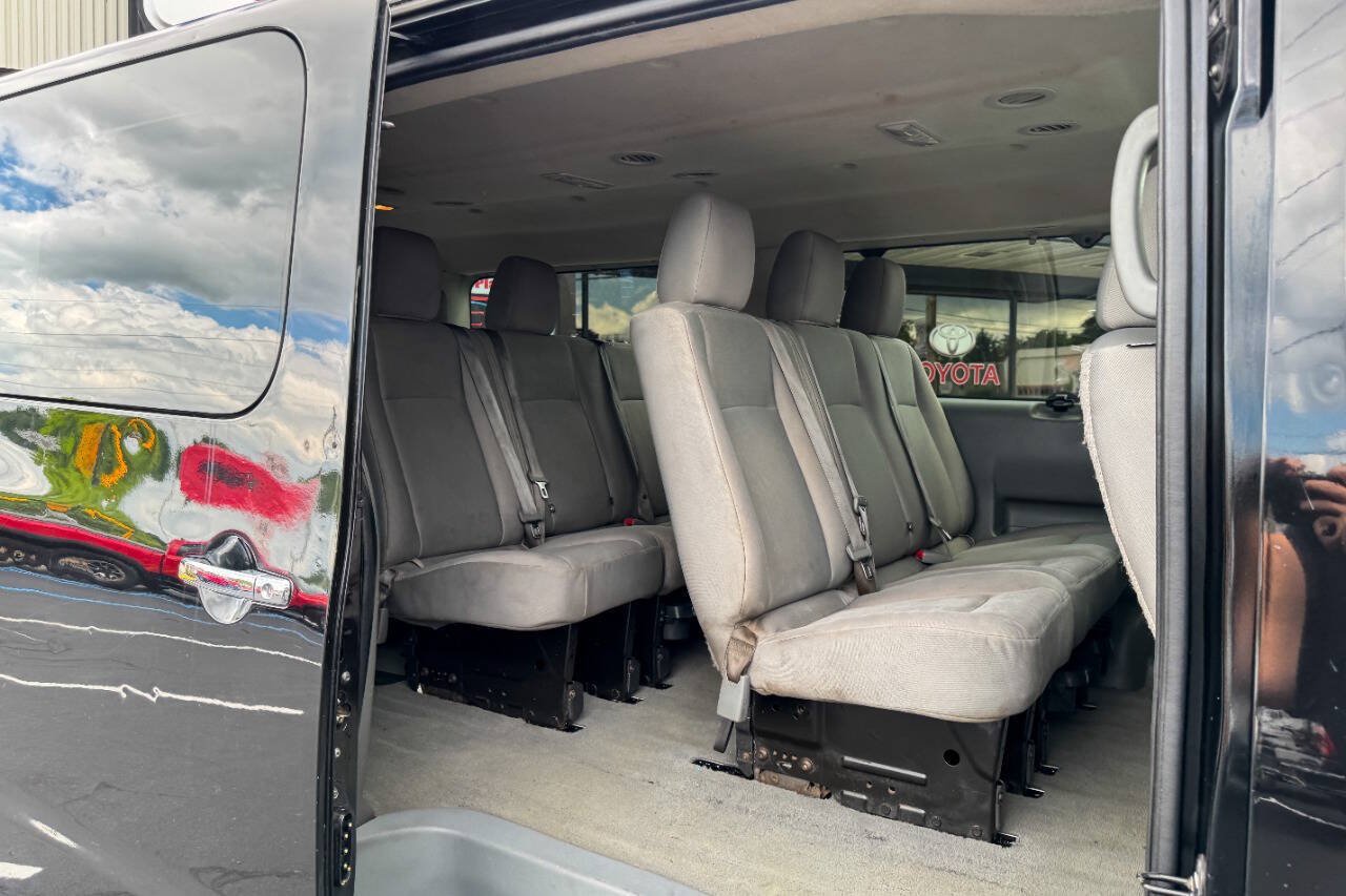Used 2018 Nissan NV 3500 SV w/ Navigation Package RWD image 14