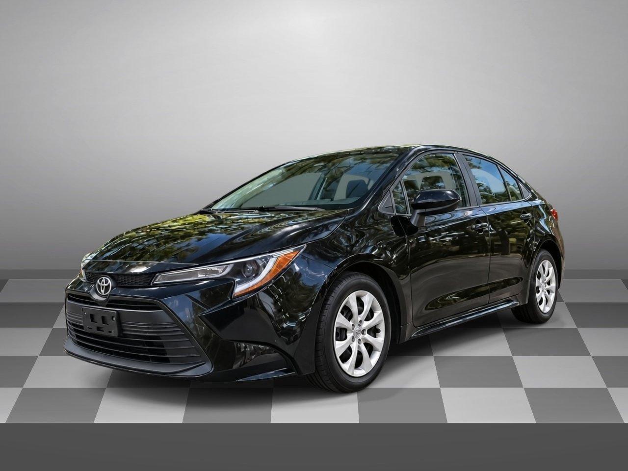 Used 2025 Toyota Corolla LE FWD image 3