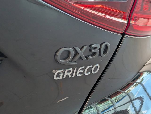Used 2018 INFINITI QX30 FWD image 13