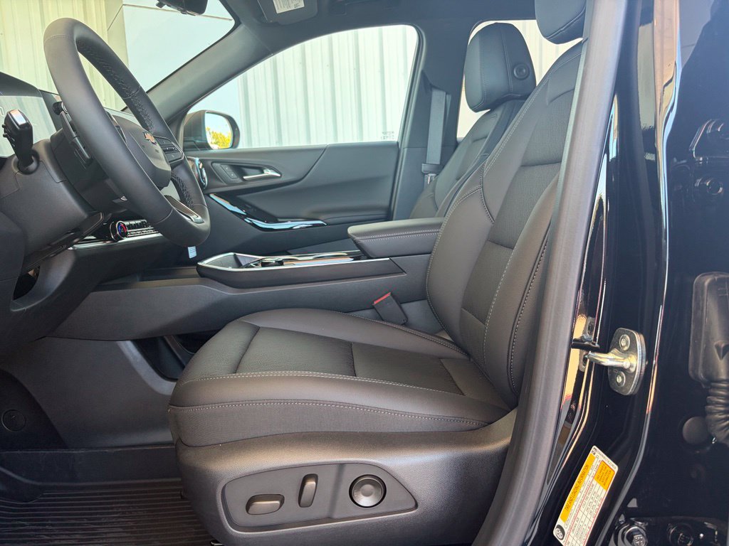 New 2027 Chevrolet Equinox LT w/ Convenience Package II FWD image 16