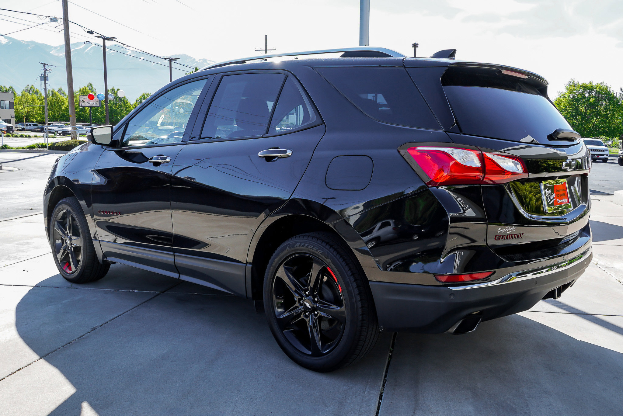 Used 2020 Chevrolet Equinox Premier w/ Premier Redline Edition image 6