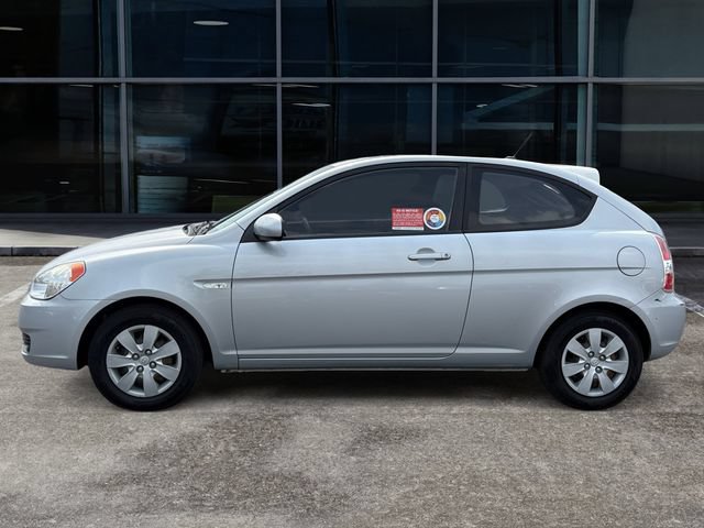 Used 2010 Hyundai Accent GS w/ Premium Pkg 3 FWD image 2