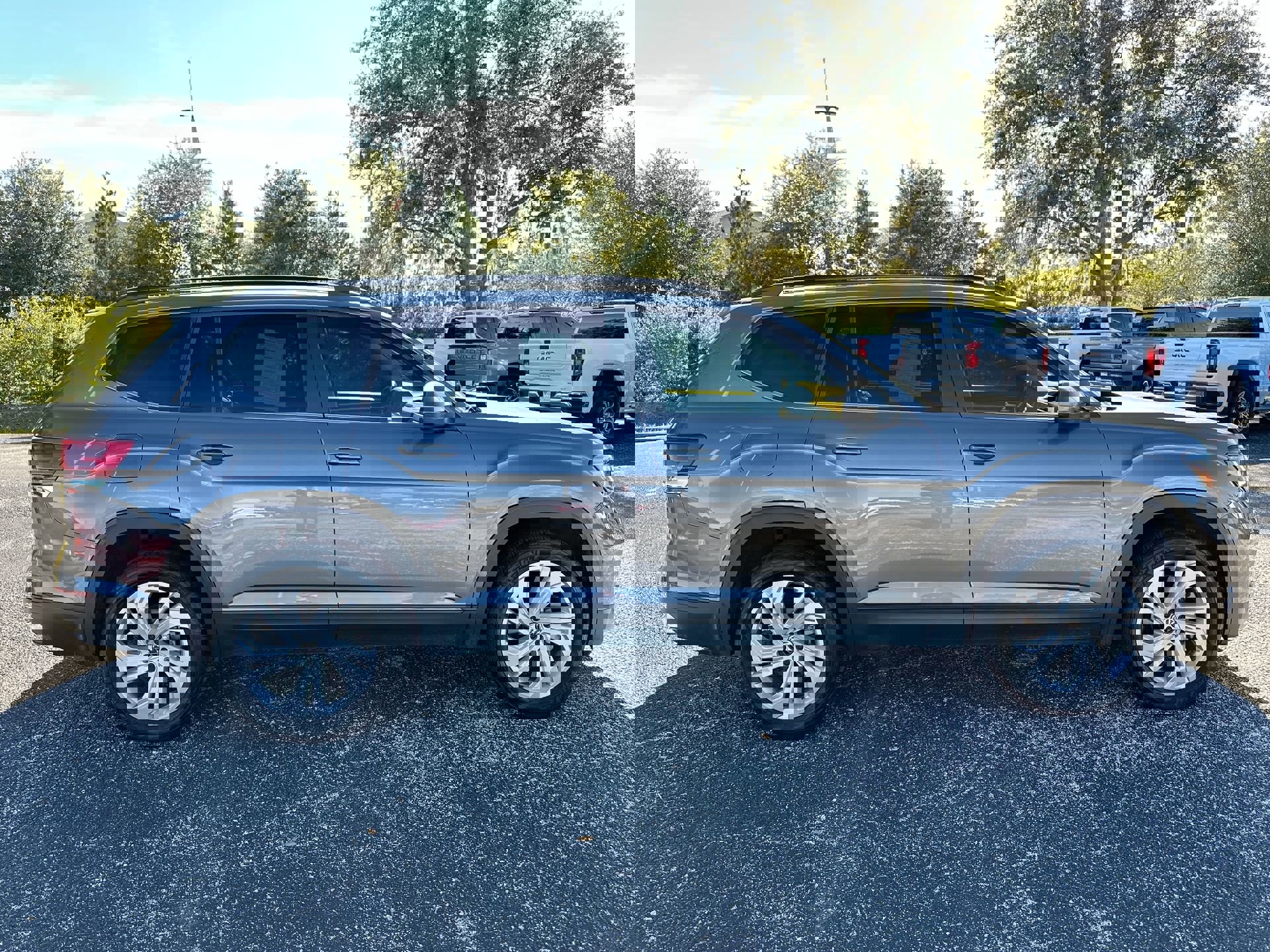 Used 2022 Volkswagen Atlas SE image 3