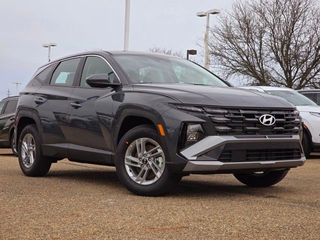 Certified 2025 Hyundai Tucson SE image 2