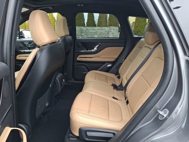 Used 2023 Lincoln Corsair Reserve w/ Equipment Group 201A image 10