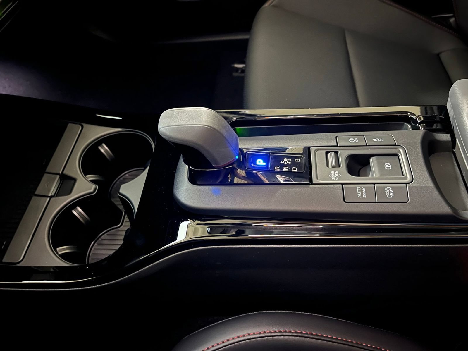 New 2026 Toyota Prius Plug-In Hybrid FWD image 26