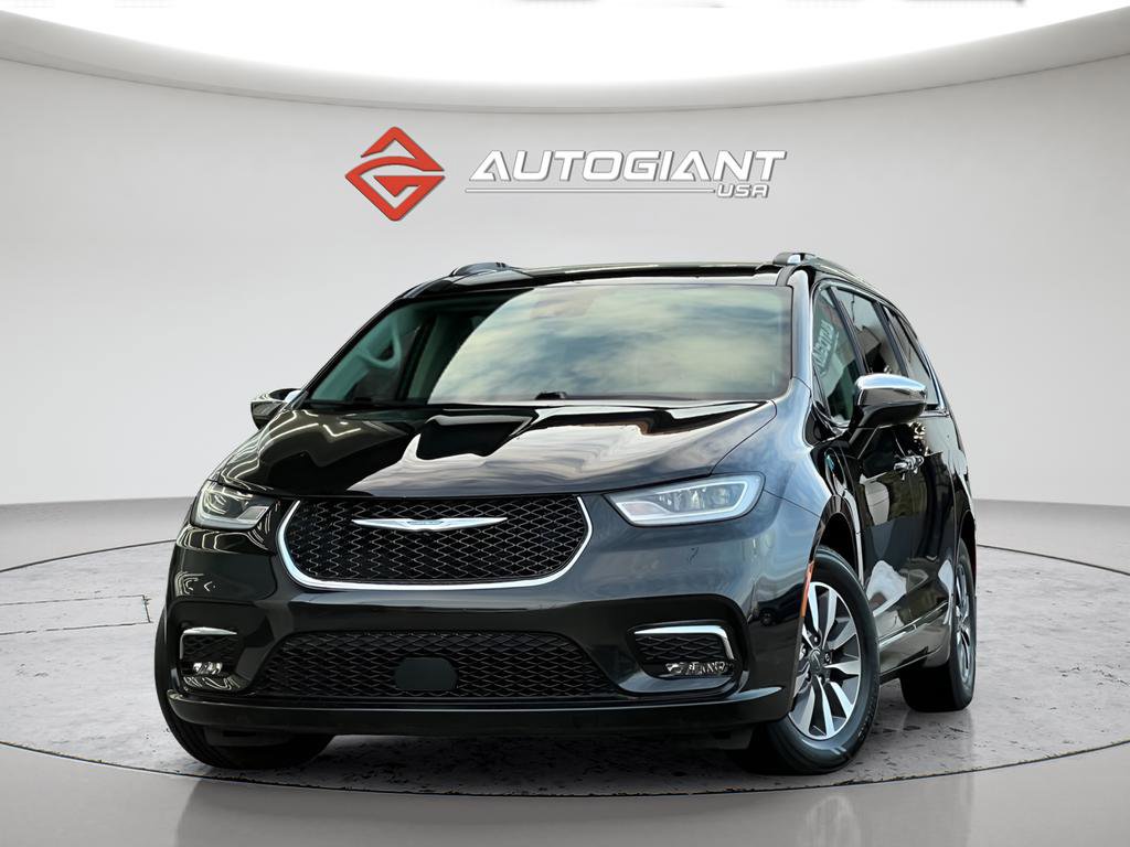 Used 2021 Chrysler Pacifica Limited image 1