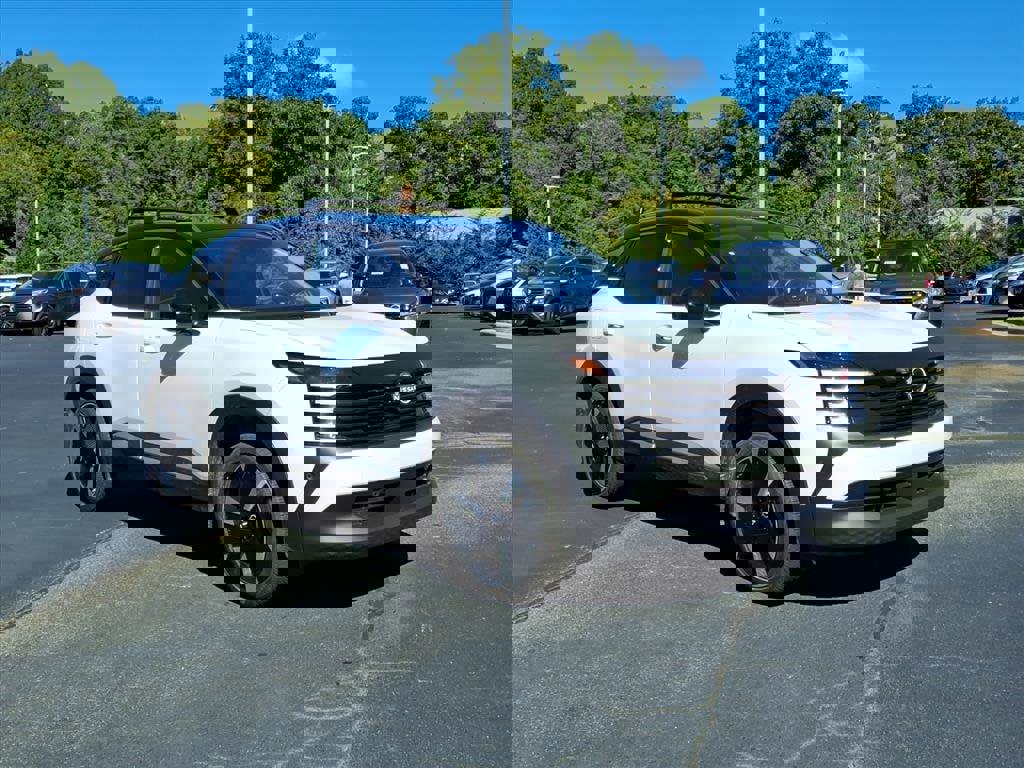 New 2026 Nissan Kicks SR w/ Cold Weather Package