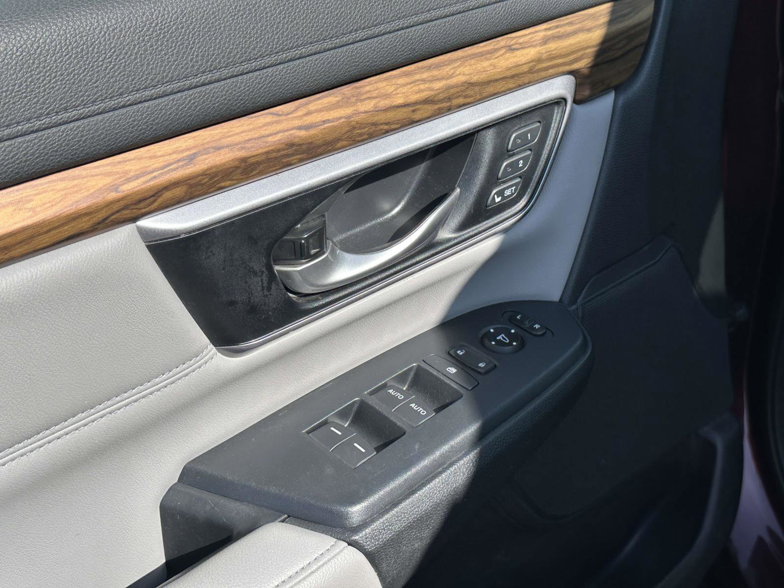 Used 2017 Honda CR-V EX-L image 18