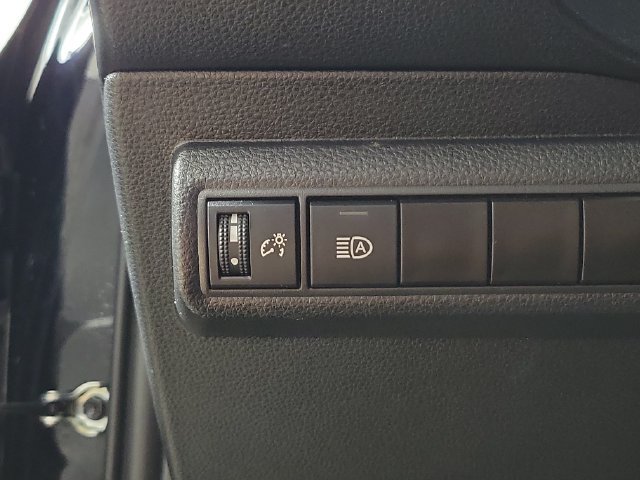 Used 2026 Toyota Corolla LE FWD image 23