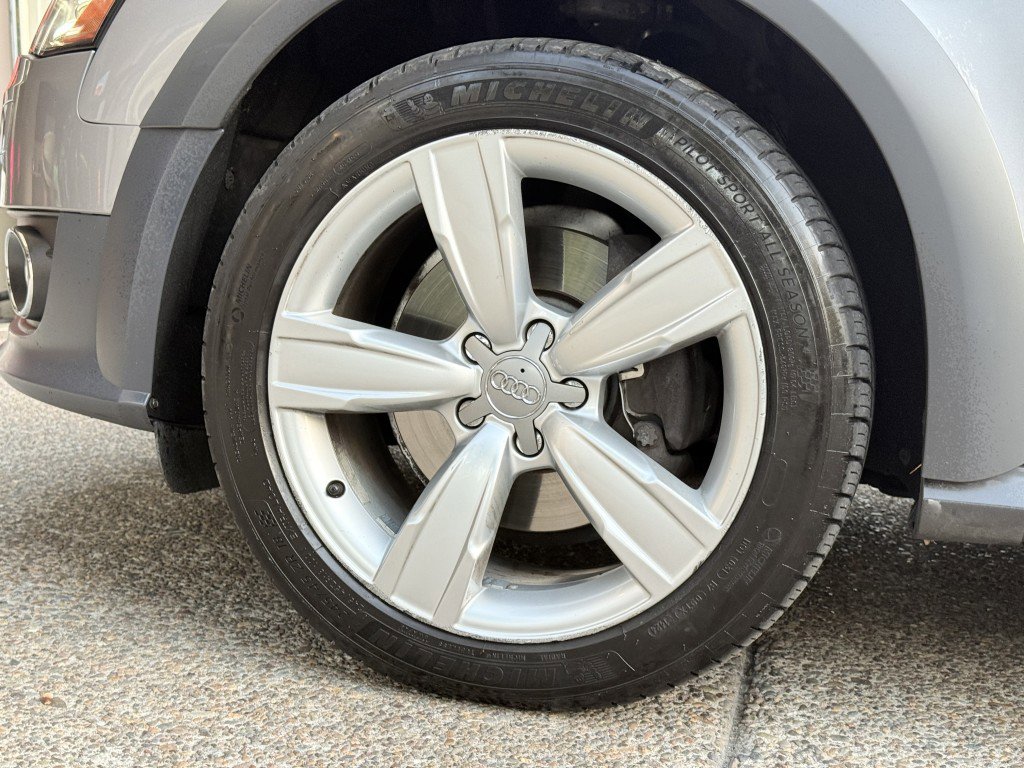 Used 2016 Audi A4 Premium Plus w/ Technology Package image 30