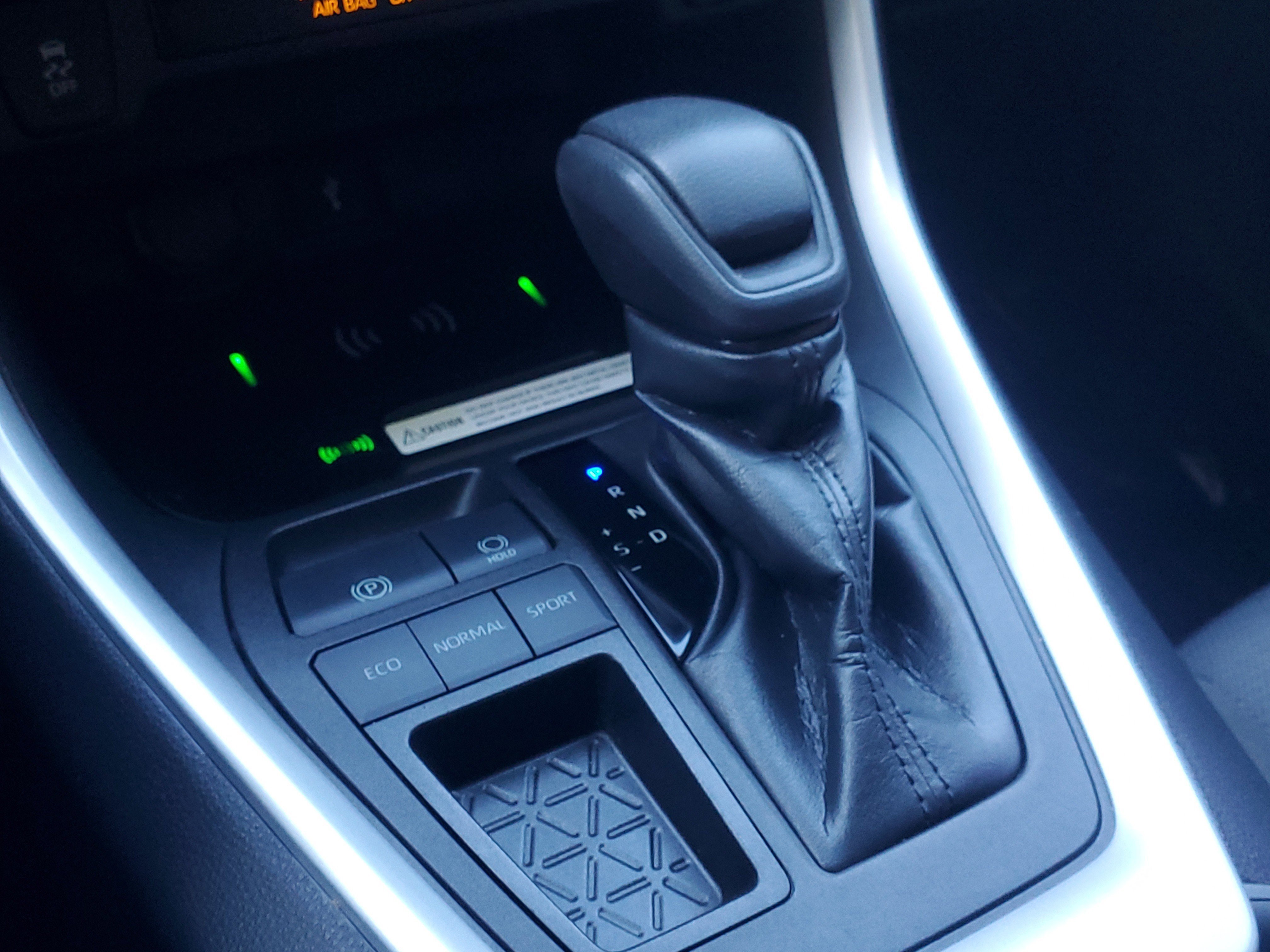 Used 2022 Toyota RAV4 XLE image 30