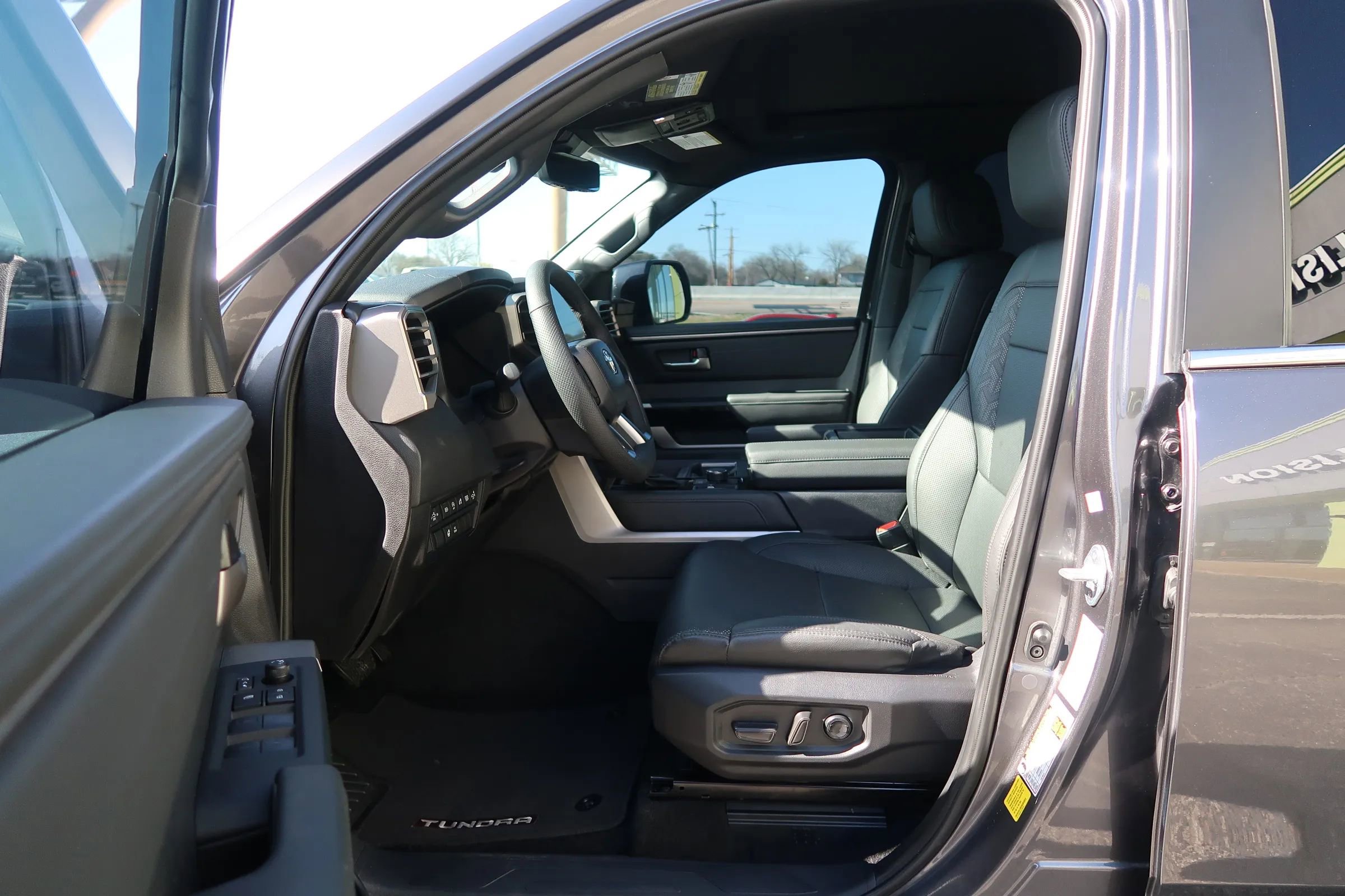 Used 2025 Toyota Tundra Limited image 16