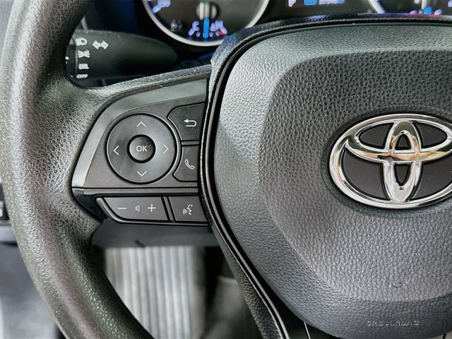 Used 2021 Toyota RAV4 LE AWD/4WD image 16