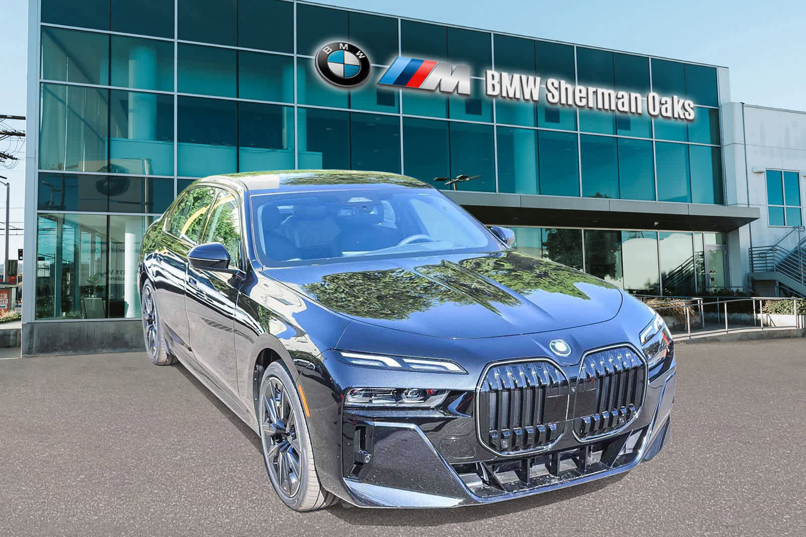 New 2026 BMW i7 eDrive50 w/ M Sport Package image 3