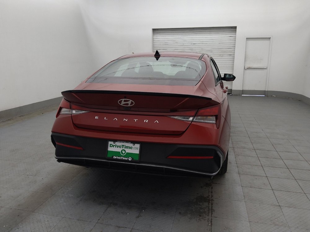 Used 2025 Hyundai Elantra Sport FWD image 7