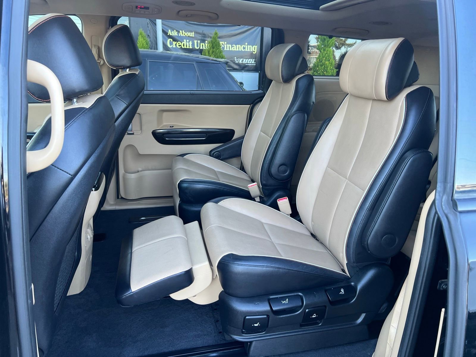 Used 2016 Kia Sedona SX Limited FWD image 23