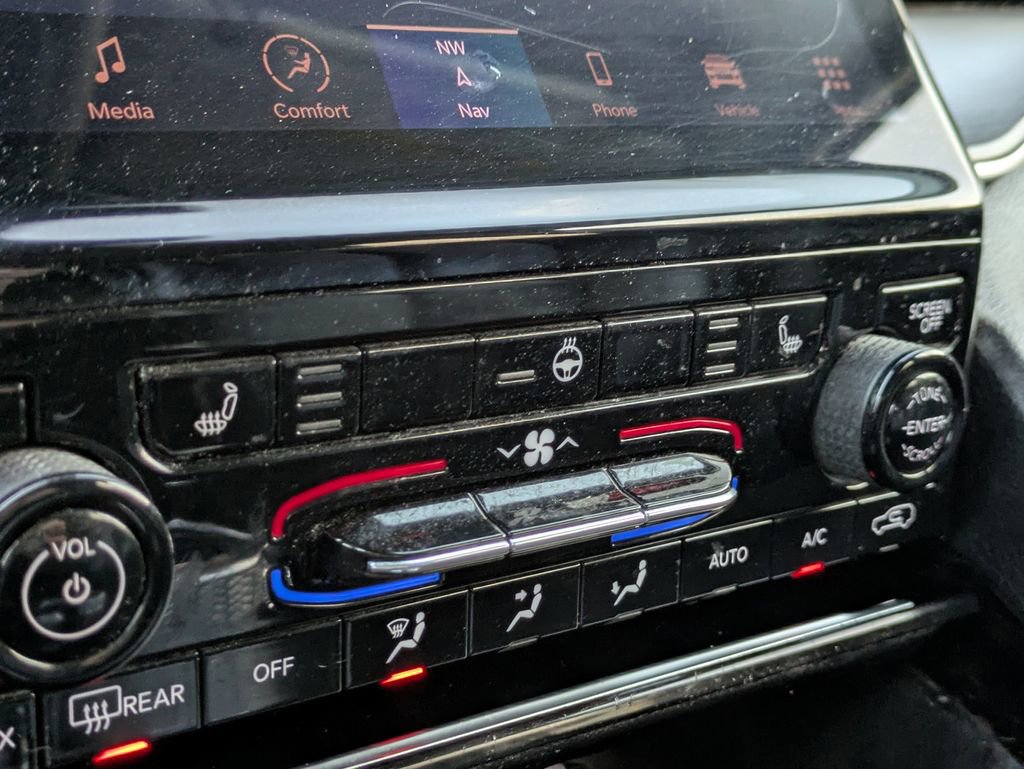 Used 2021 Jeep Grand Cherokee L Limited AWD/4WD image 26