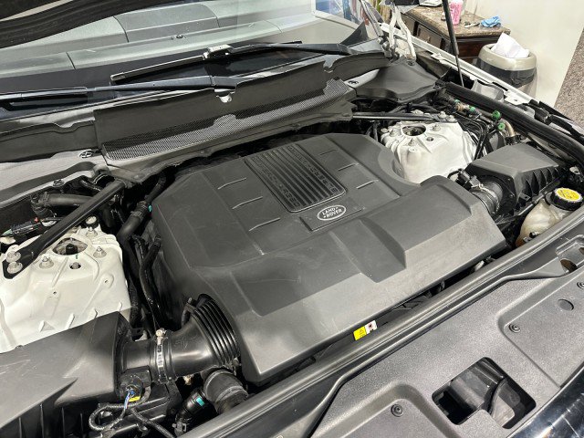 Used 2019 Land Rover Discovery SE AWD/4WD image 9